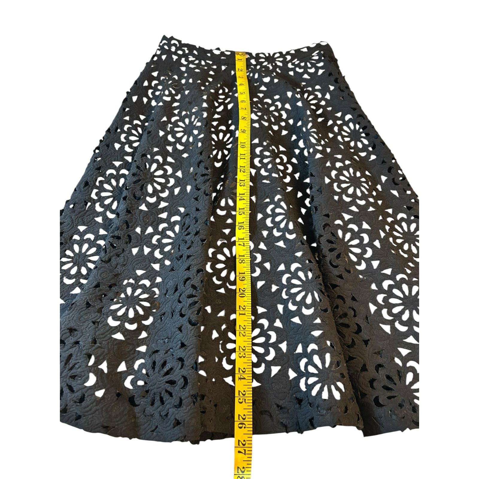 Alice + Olivia Alice + Olivia Viviana Cutout A-Line Skirt - Size 4 Size 27" / US 4 / IT 40 - 6 Thumbnail