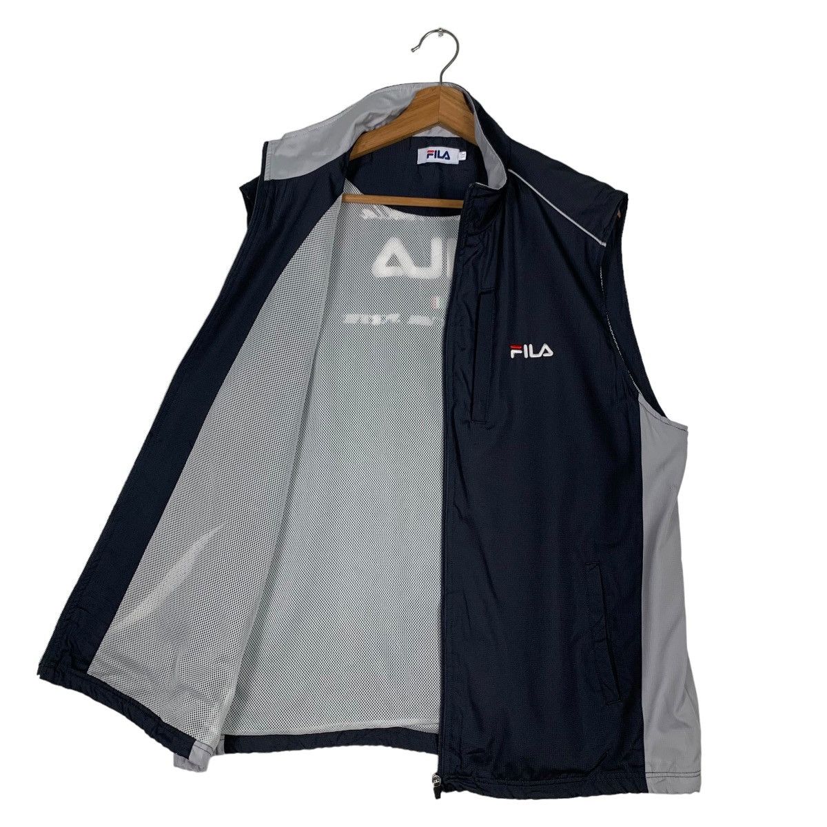 Fila FILA Embroidery Big Logo Light Vest #0105-C6 Size US L / EU 52-54 / 3 - 11 Thumbnail