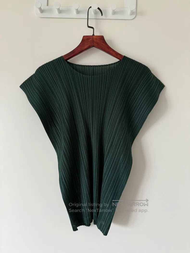 Issey Miyake Issey Miyake Dark Green Pleated Sleeveless T-shirt Size L / US 10 / IT 46 - 2 Thumbnail