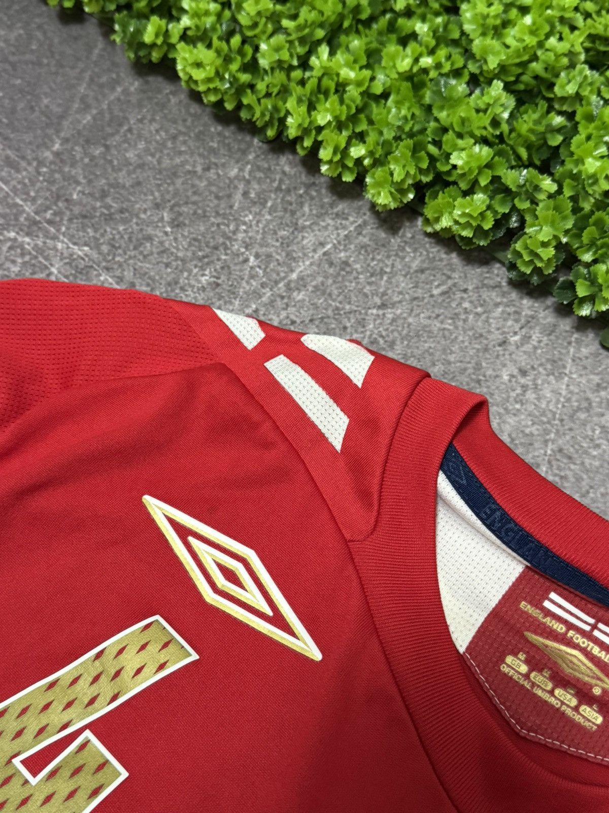 Umbro Steven Gerrard #4 England Soccer 2006 Team Umbro Jersey Size US M / EU 48-50 / 2 - 8 Thumbnail