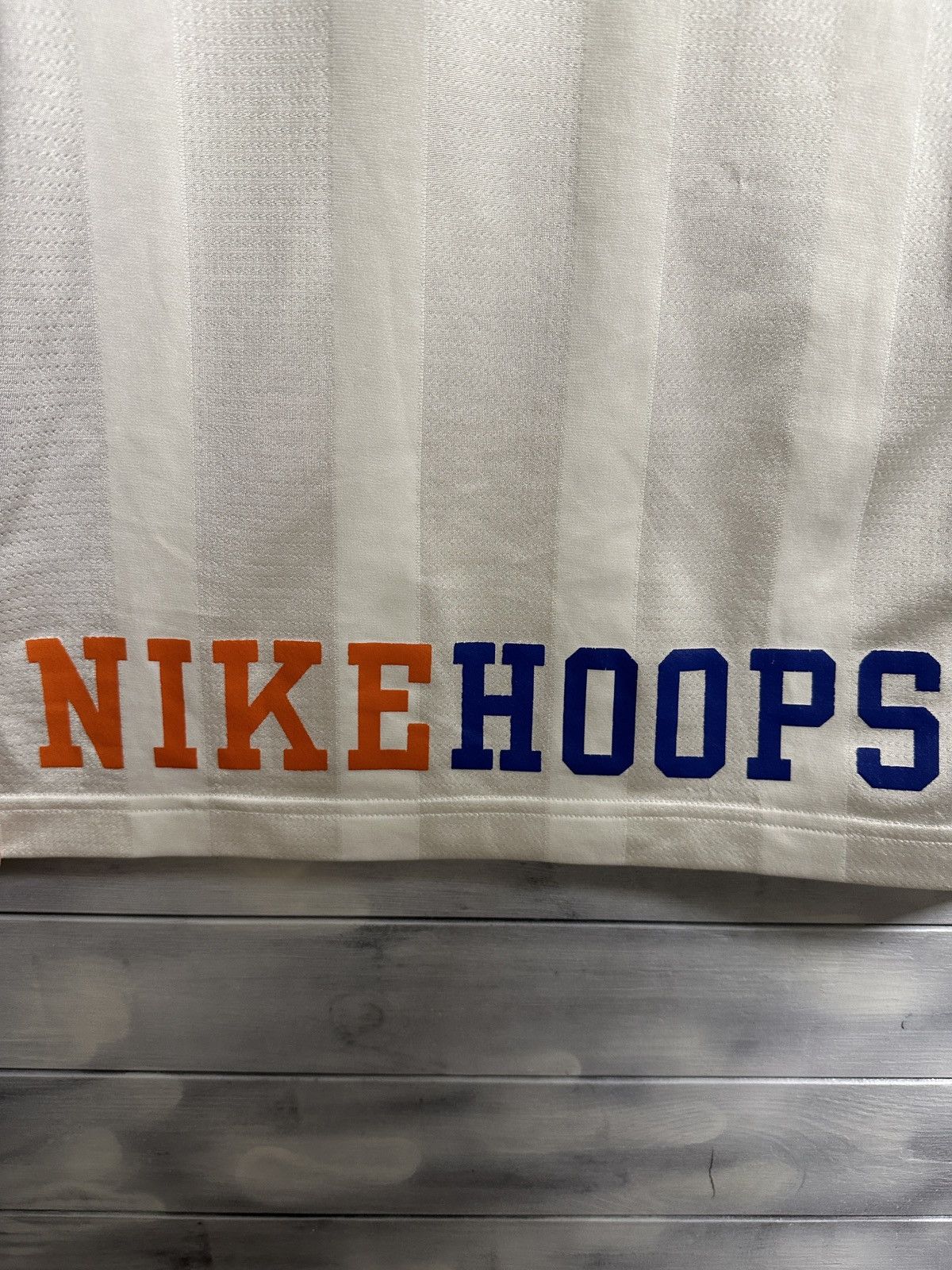 Vintage Rare Vintage Jersey Nike Hoops Centr Swoosh Y2K Basketball Size US L / EU 52-54 / 3 - 7 Thumbnail