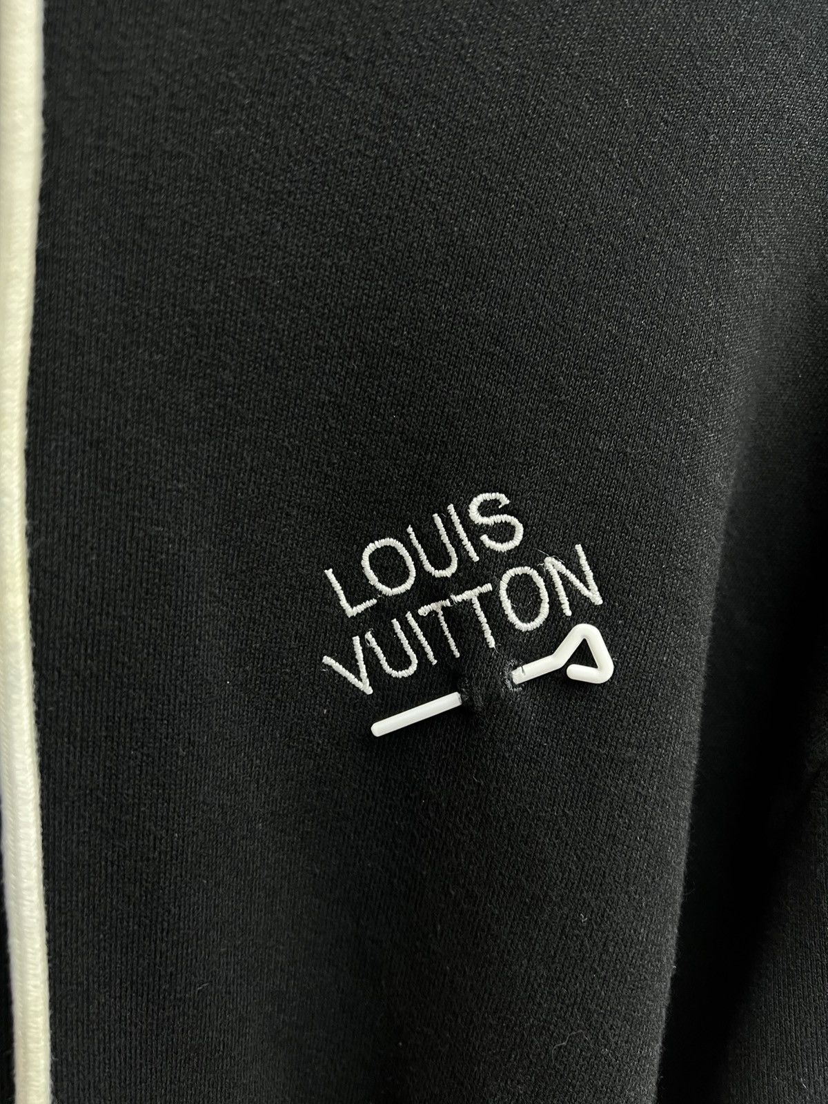 Louis Vuitton Louis Vuitton Black Pin Hoodie Size US XL / EU 56 / 4 - 6 Thumbnail