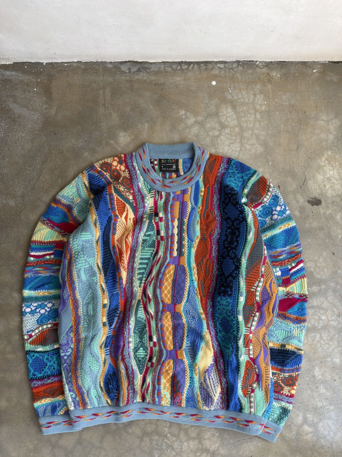 Coogi Coogi Australia 3d knit sweater size tagged S fits L/XL Size US L / EU 52-54 / 3 - 1 Thumbnail