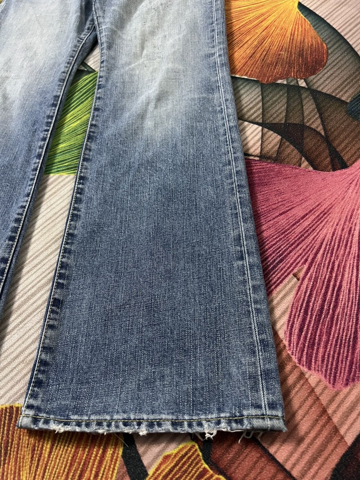 Japanese Brand 💥Flare💥Vintage Uniqlo B-002 light Wash Jean Size US 34 / EU 50 - 5 Thumbnail
