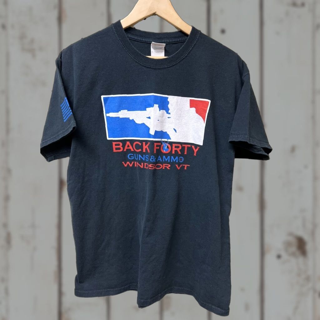 Gildan Mens Large T-shirt Black Short Sleeve Back Forty Vermont Guns Store Ammo Size US L / EU 52-54 / 3 - 1 Thumbnail