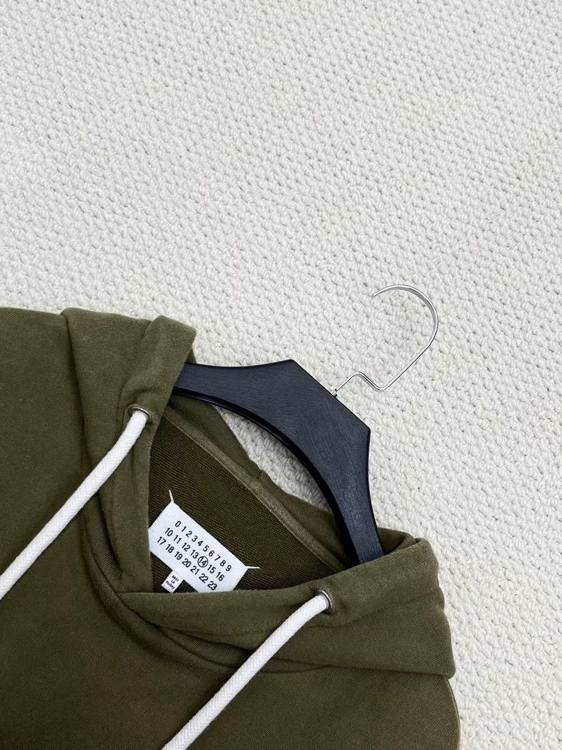 Maison Margiela Maison Margiela Olive green patched silhouette casual hood Size US M / EU 48-50 / 2 - 3 Thumbnail