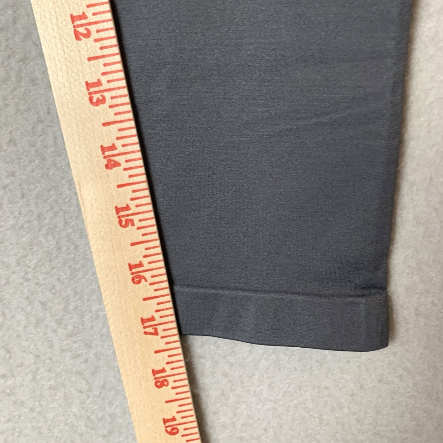 Gymshark GymShark Fit Cropped Leggings Charcoal/Black M Women's Leggings Skinny Athletic Activewear Cropped Logo Stretch Casual Gym Size 32" / US 10 / IT 46 - 5 Thumbnail