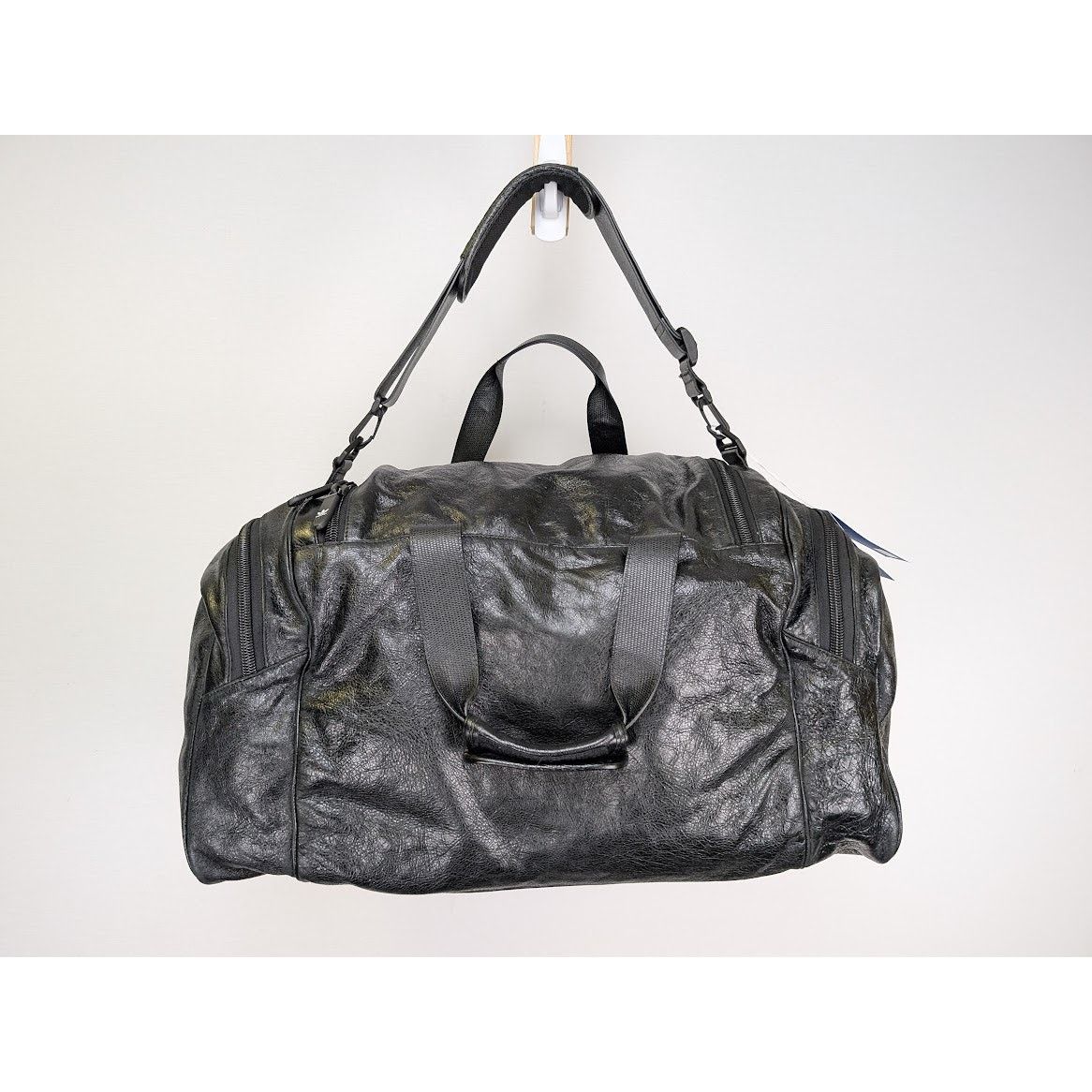 Adidas × Balenciaga o1rshd1 Aged Arena Lamb Gym Bag in Black/White Size ONE SIZE - 12 Thumbnail