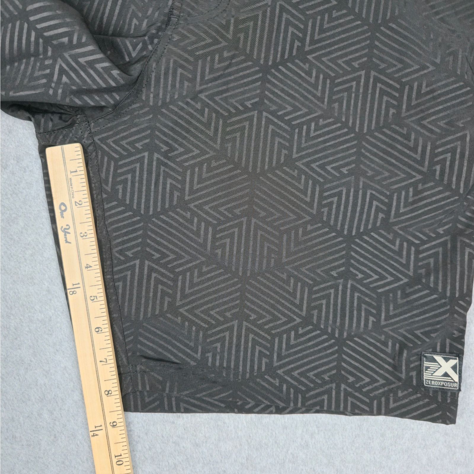ZeroXposur NWT ZeroXposur Mens Large UV Black Lined Swim Trunks Size US 37 - 18 Thumbnail