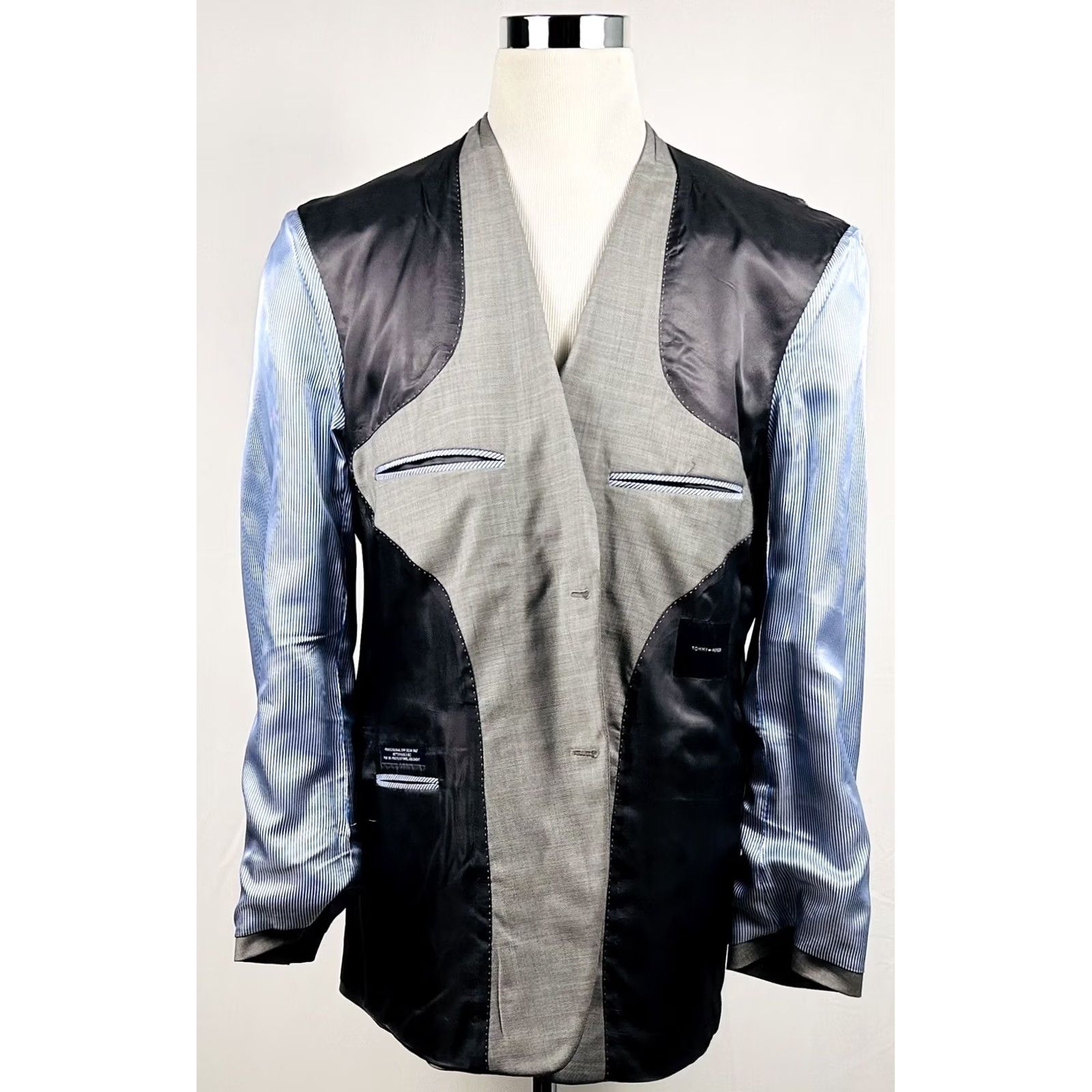 Tommy Hilfiger Tommy Hilfiger Sport Coat 46L Gray 2 Button Double Vented Wool Jacket Mens Regular Long Notch Lapel Two-Button Front Size US XS / EU 42 / 0 - 7 Thumbnail