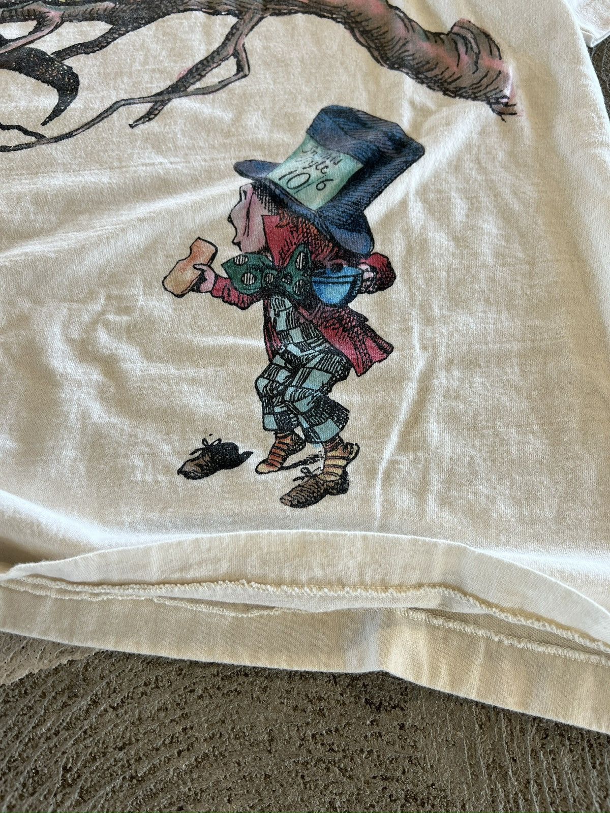 Vintage 90’s RARE Alice in Wonderland Shirt Size US L / EU 52-54 / 3 - 4 Thumbnail