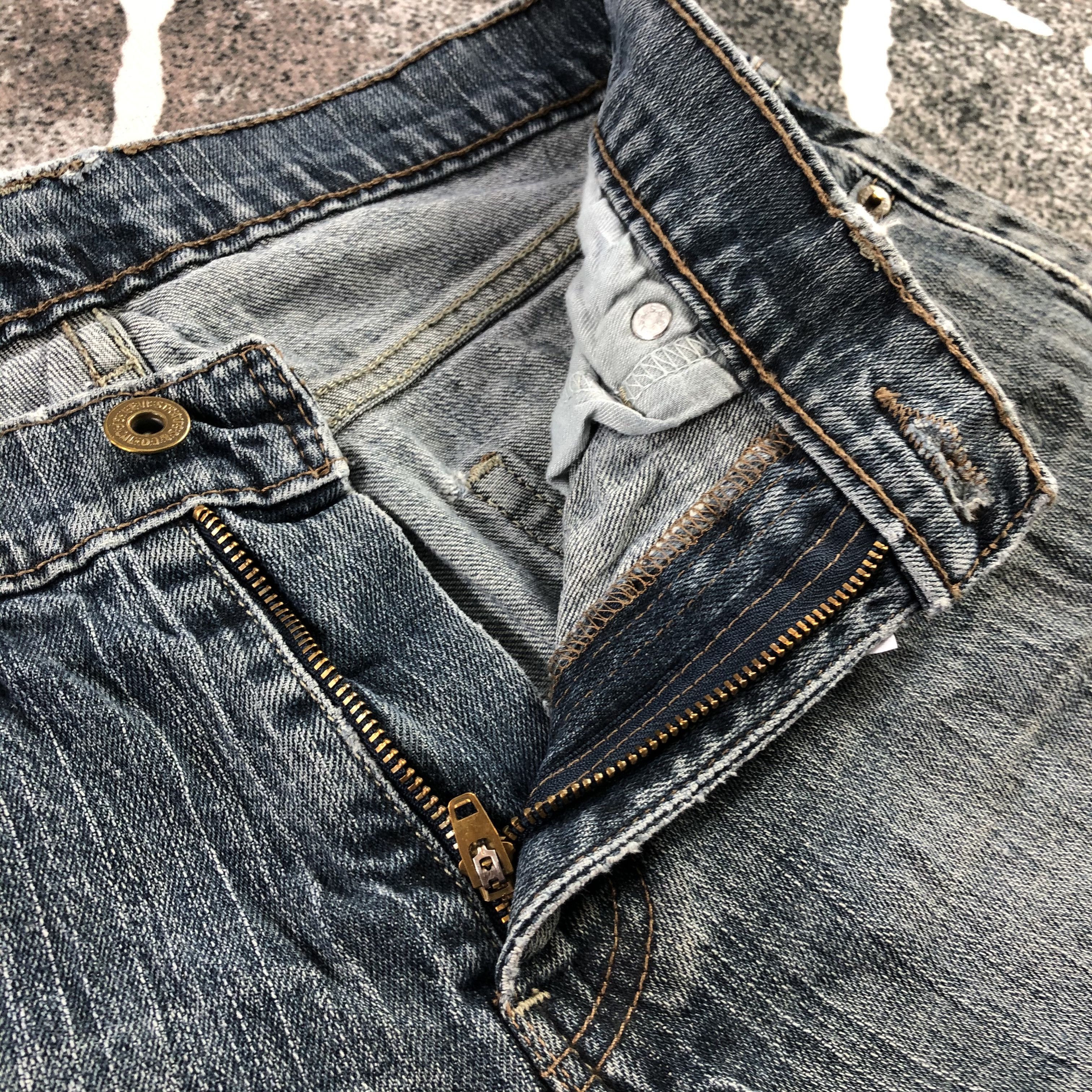 Levi's Vintage Levi's 514 Jeans Faded Blue Denim KJ1422 Size US 31 - 12 Thumbnail