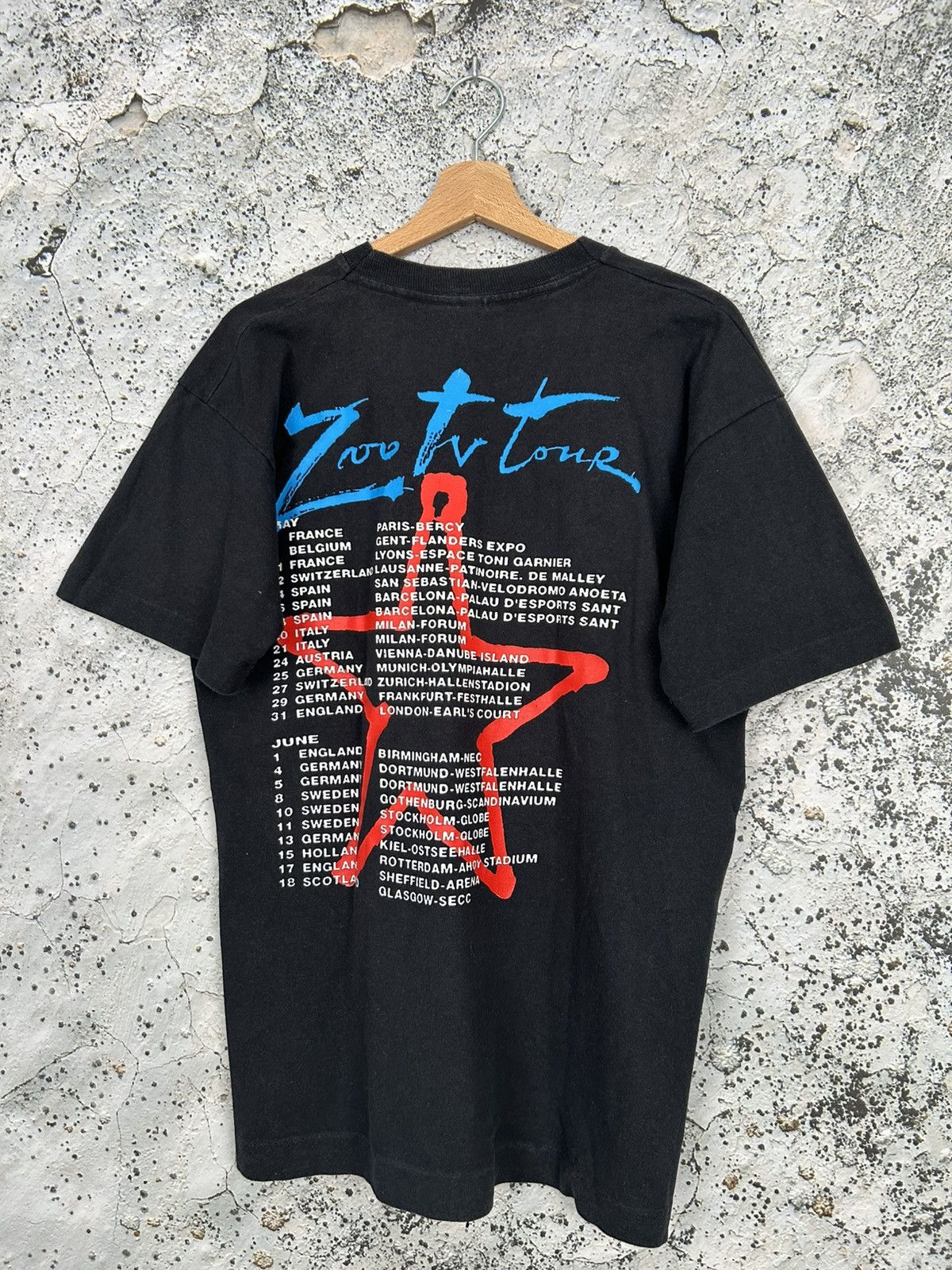 Band Tees Vintage U2 Zoo TV Tour 90s Rare Rock Band Tee Avant Garde Size US L / EU 52-54 / 3 - 2 Thumbnail