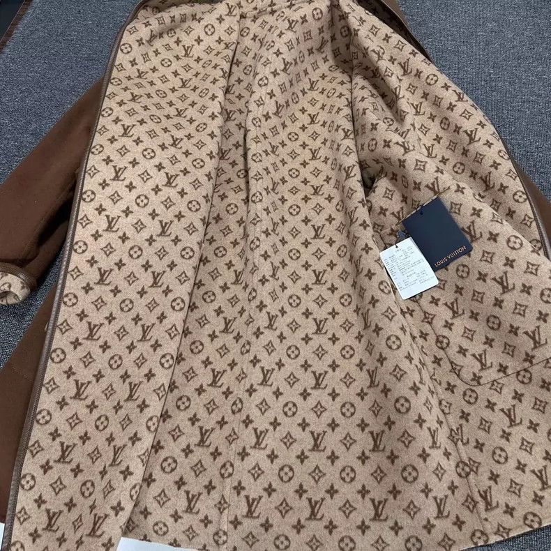 Louis Vuitton New Louis Vuitton Brown Patterned Coat-2506 Size S / US 4 / IT 40 - 7 Thumbnail