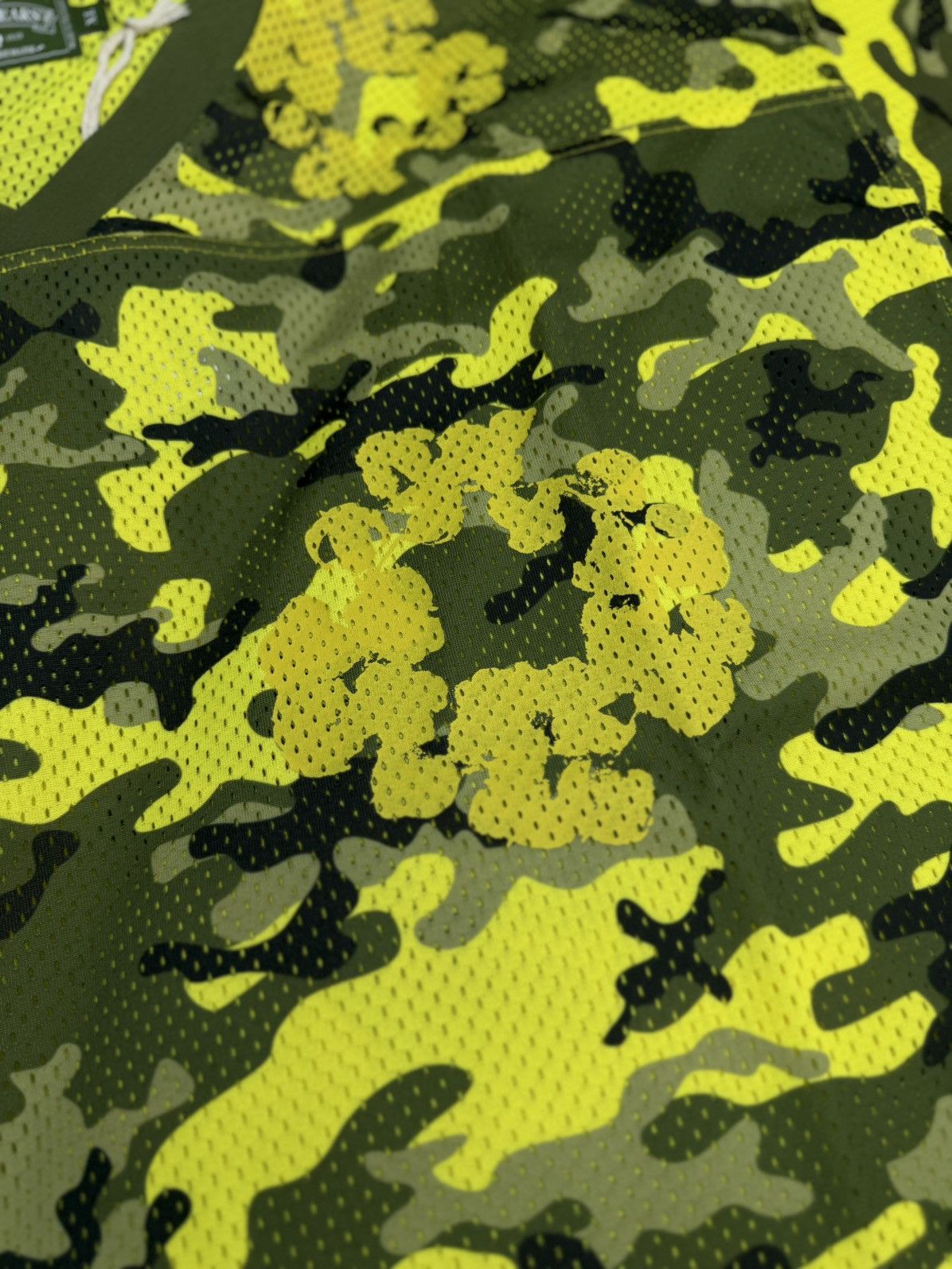 DENIM TEARS Denim Tears Yellow Camo Cotton Wreath Jersey Size XL (NEW) Size US XL / EU 56 / 4 - 5 Thumbnail