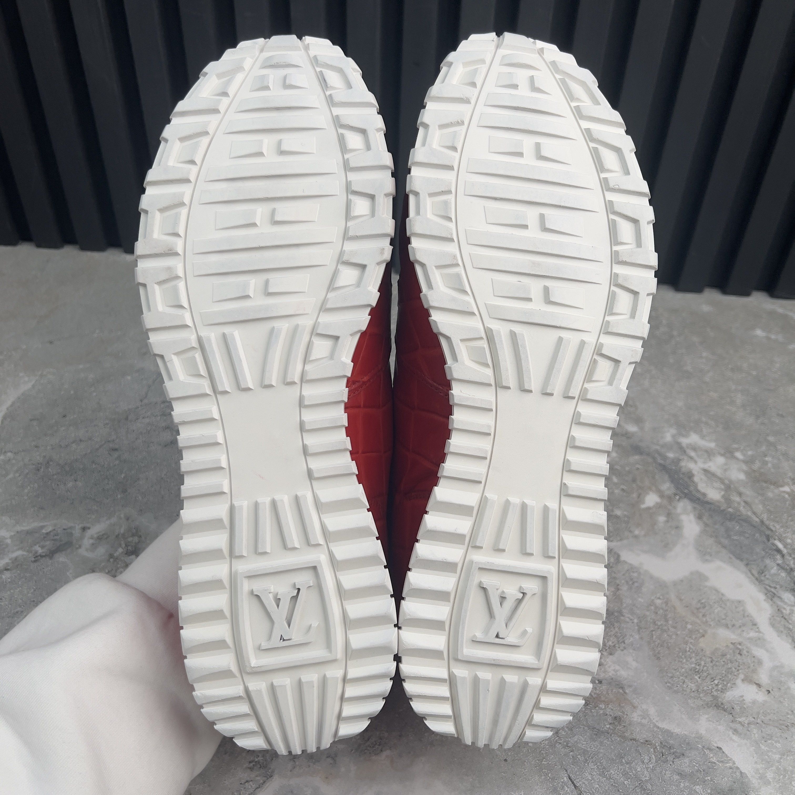 Louis Vuitton Run Away Sneakers Red Pattern Crocodile Leather Size US 9.5 / EU 42-43 - 15 Thumbnail
