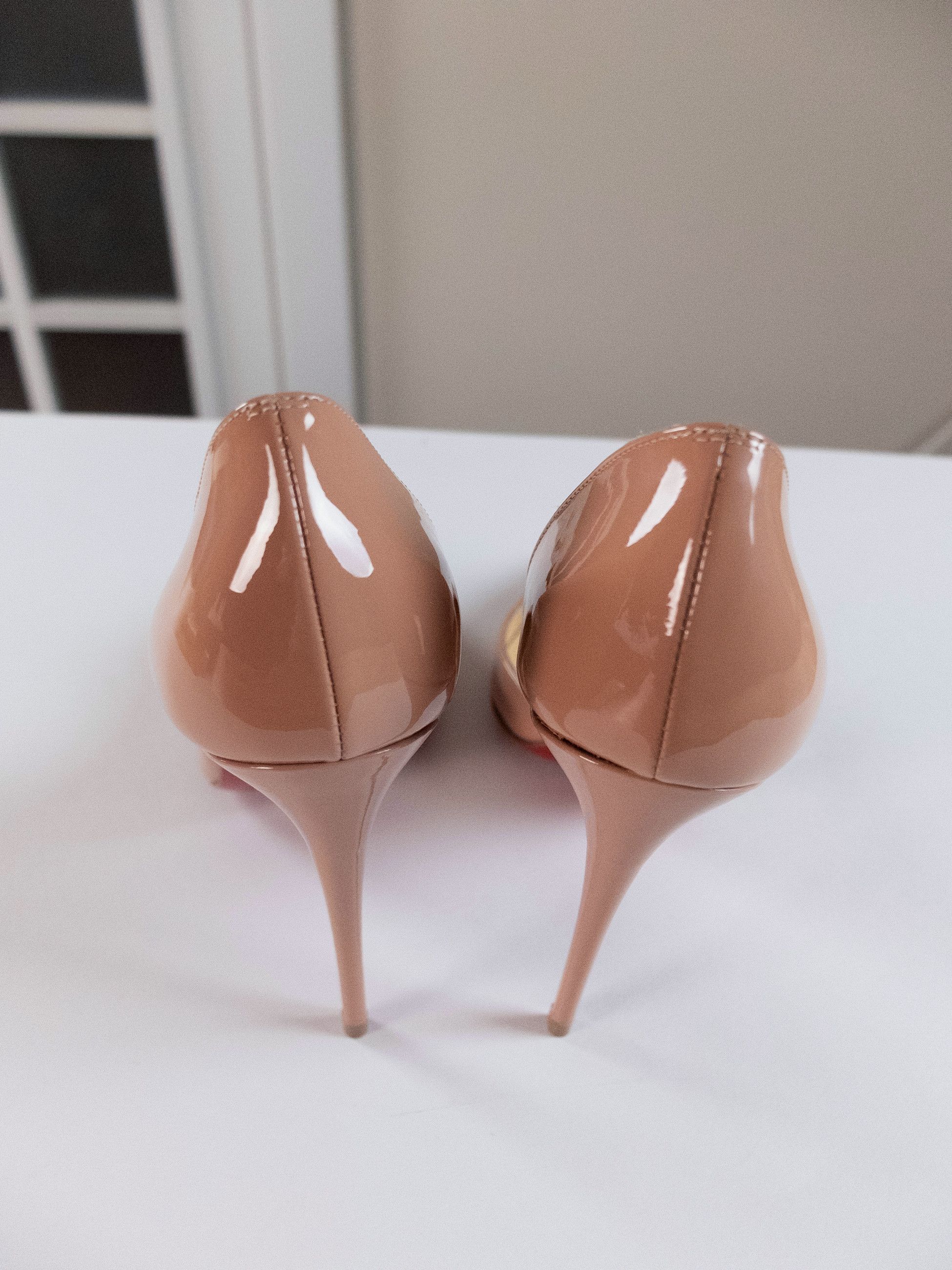 Christian Louboutin CHRISTIAN LOUBOUTIN Iriza nude patent leather pumps 7 Size US 7 / IT 37 - 8 Thumbnail