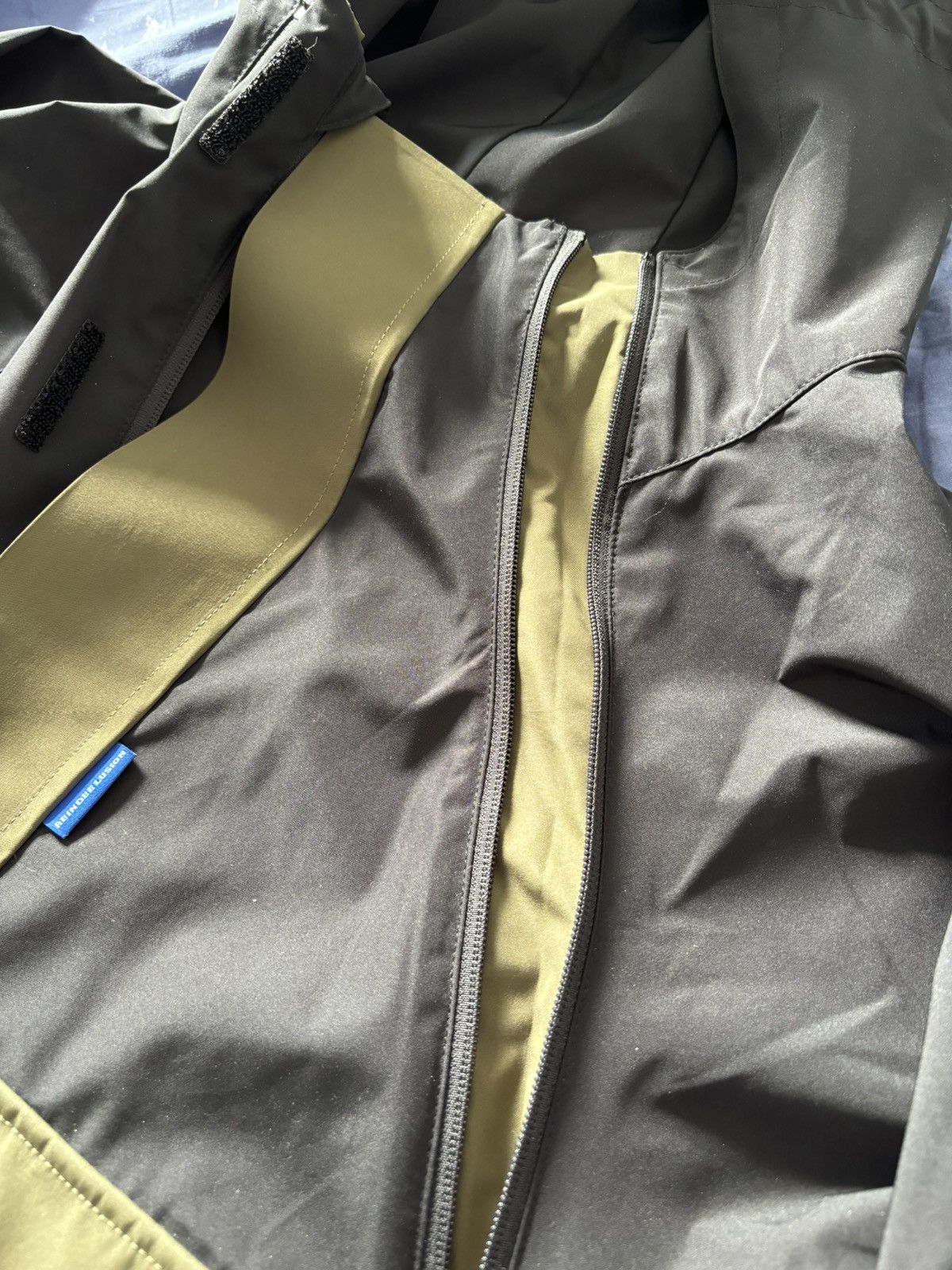Reindee Lusion Outdoor waterproof spliced jacket Size US L / EU 52-54 / 3 - 3 Thumbnail