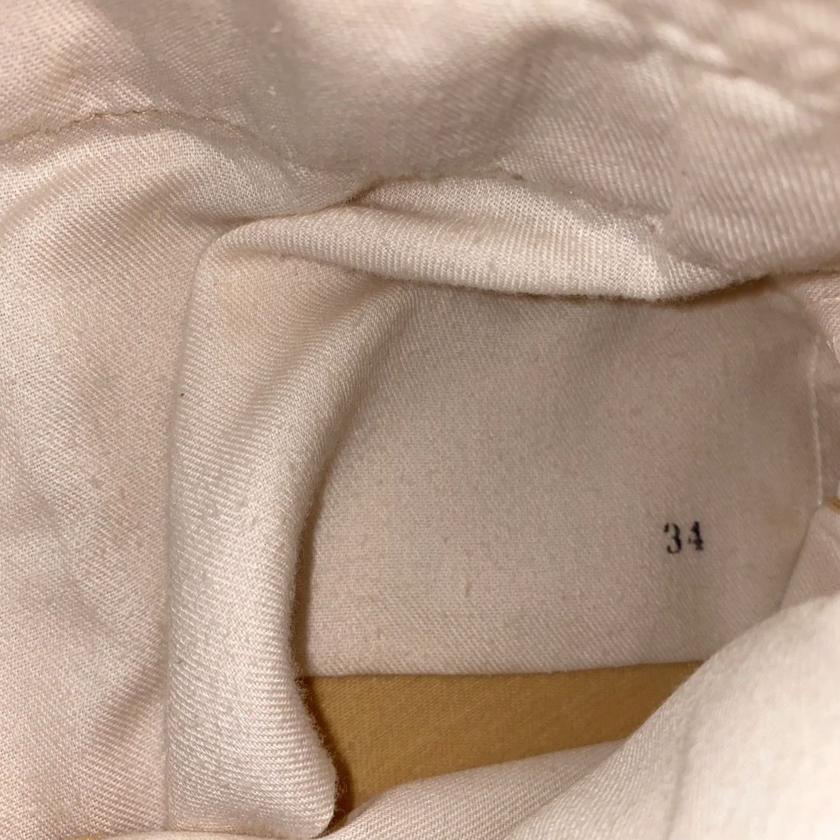 Bugle Boy VINTAGE Bugle Boy Bermuda Shorts Men Size 34 Beige Cotton Pleated Front 8in Inseam United States 80s 90s USA Beach Casual Travel Mens Size US 34 / EU 50 - 3 Thumbnail