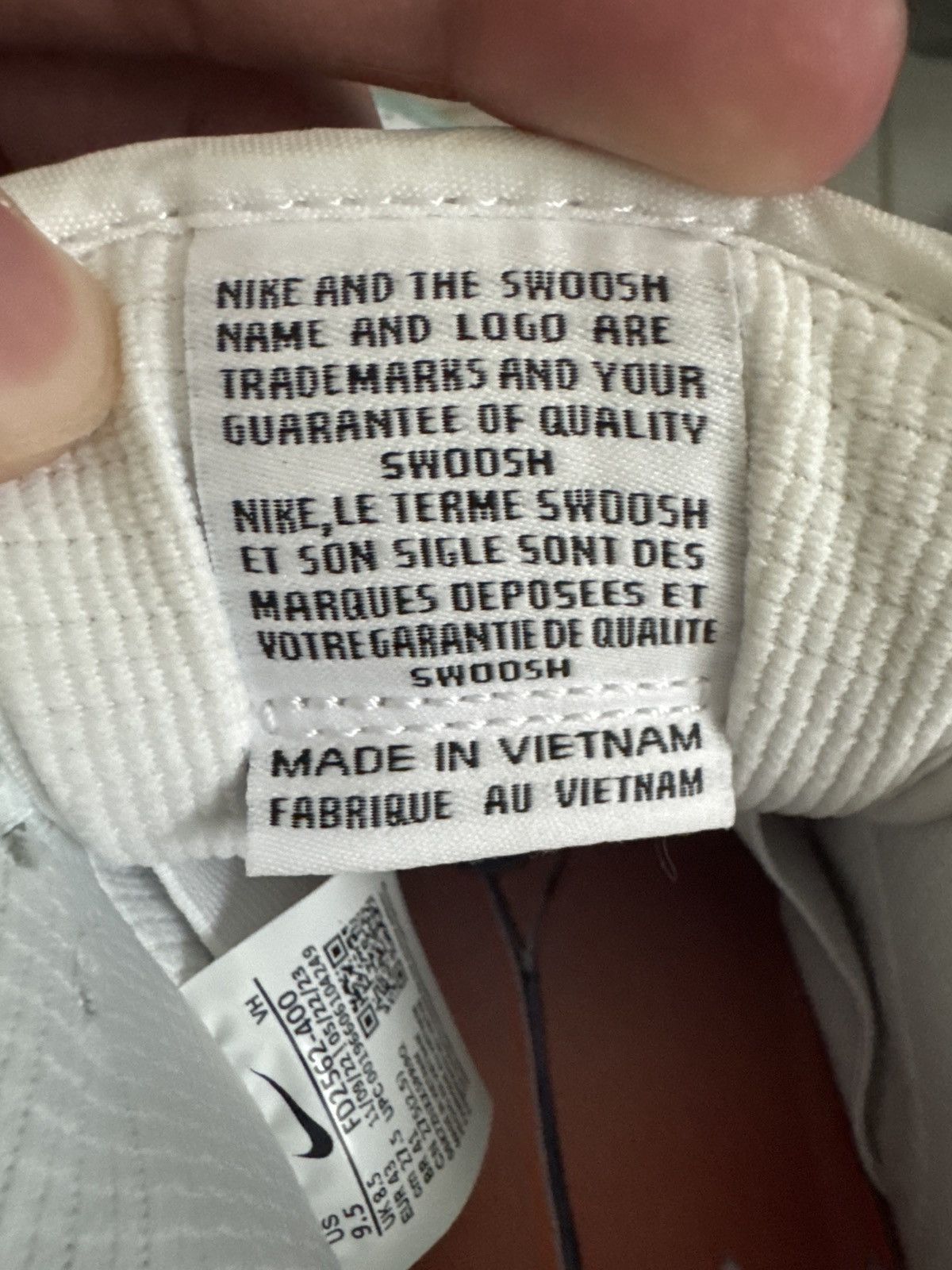 Nike SB Size 9.5- April Nike sb dunk Size US 9.5 / EU 42-43 - 15 Thumbnail