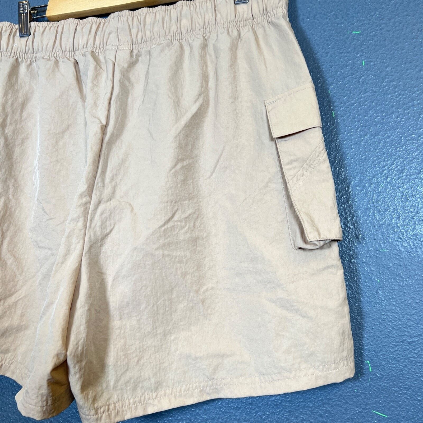 Nike Nike L men’s cargo shorts beige modern outdoor hiking gym Size US 32 / EU 48 - 5 Thumbnail