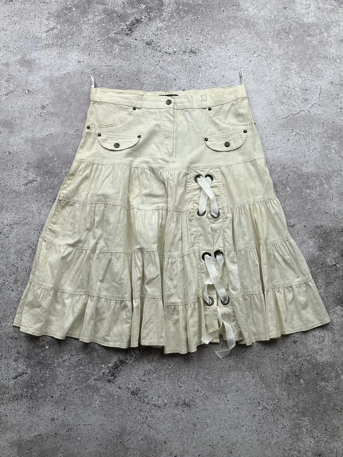 image of Avant Garde x Vintage Amazing Flare Skirt in Beige, Women's (Size 30)