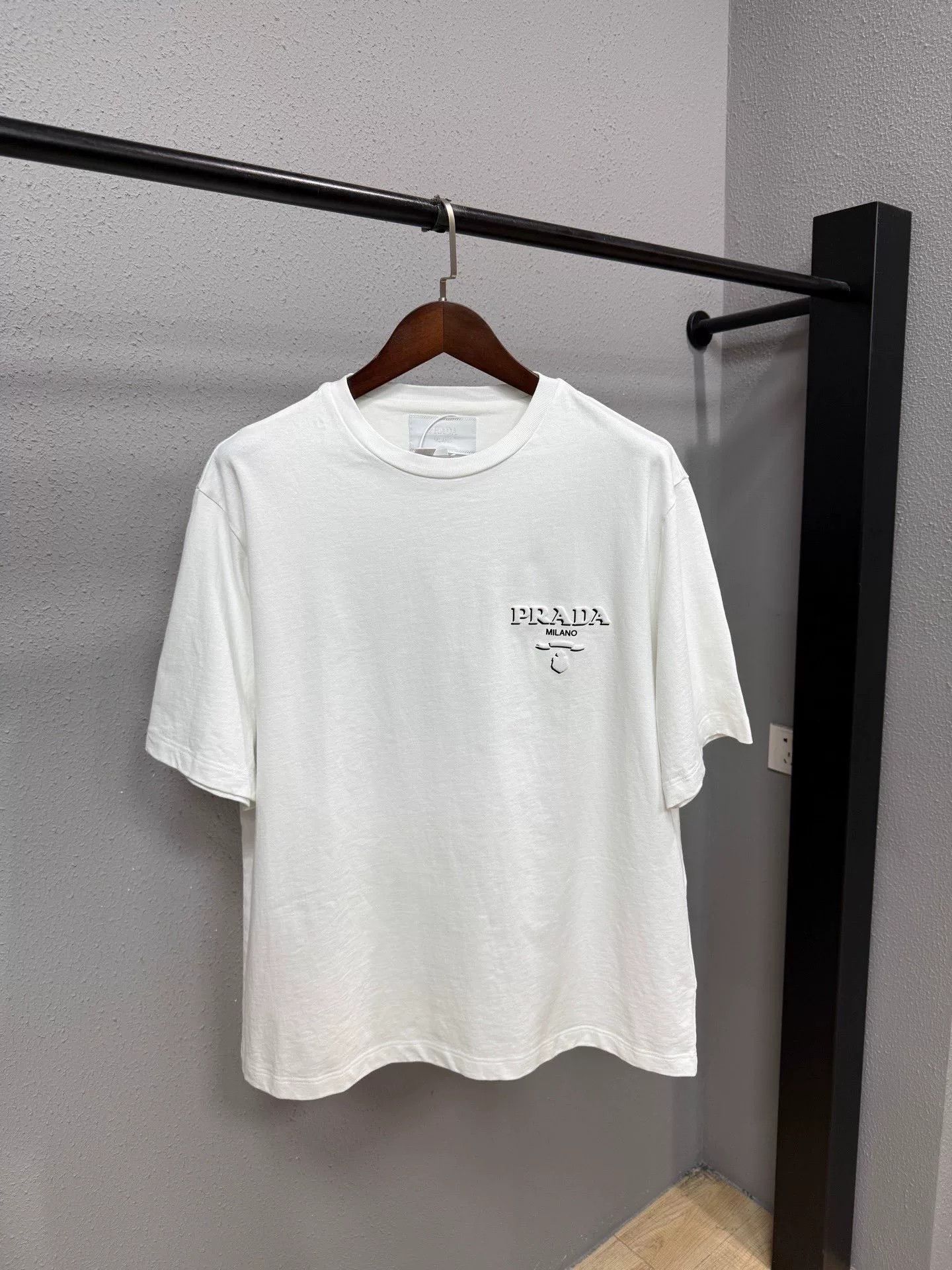 Prada Prada Logo Slogan Short-Sleeve T-Shirt Size US XL / EU 56 / 4 - 1 Thumbnail