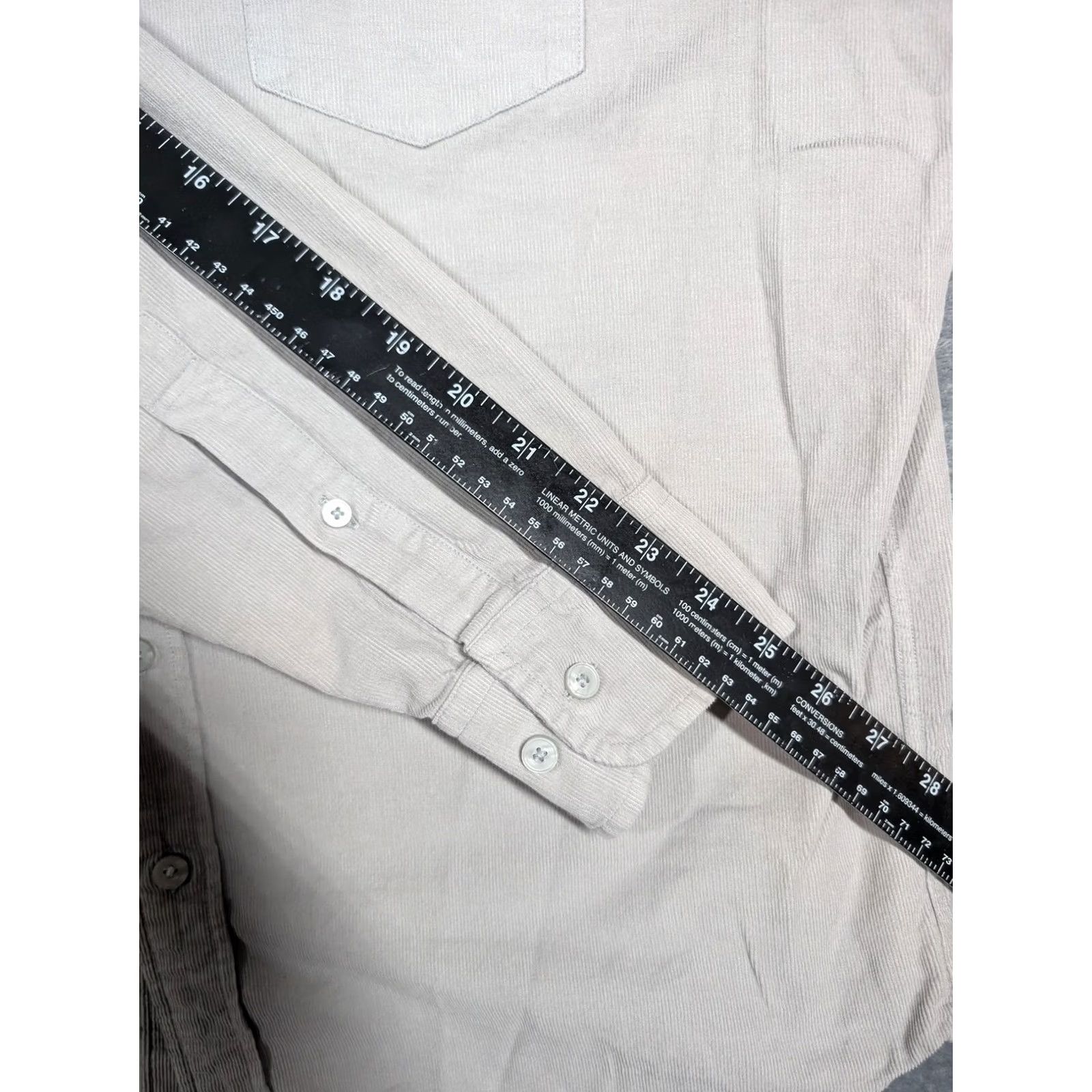 UNTUCKit UNTUCKit Caprine Shirt Mens Large Gray Corduroy Long Sleeve Button Front Size US L / EU 52-54 / 3 - 4 Thumbnail