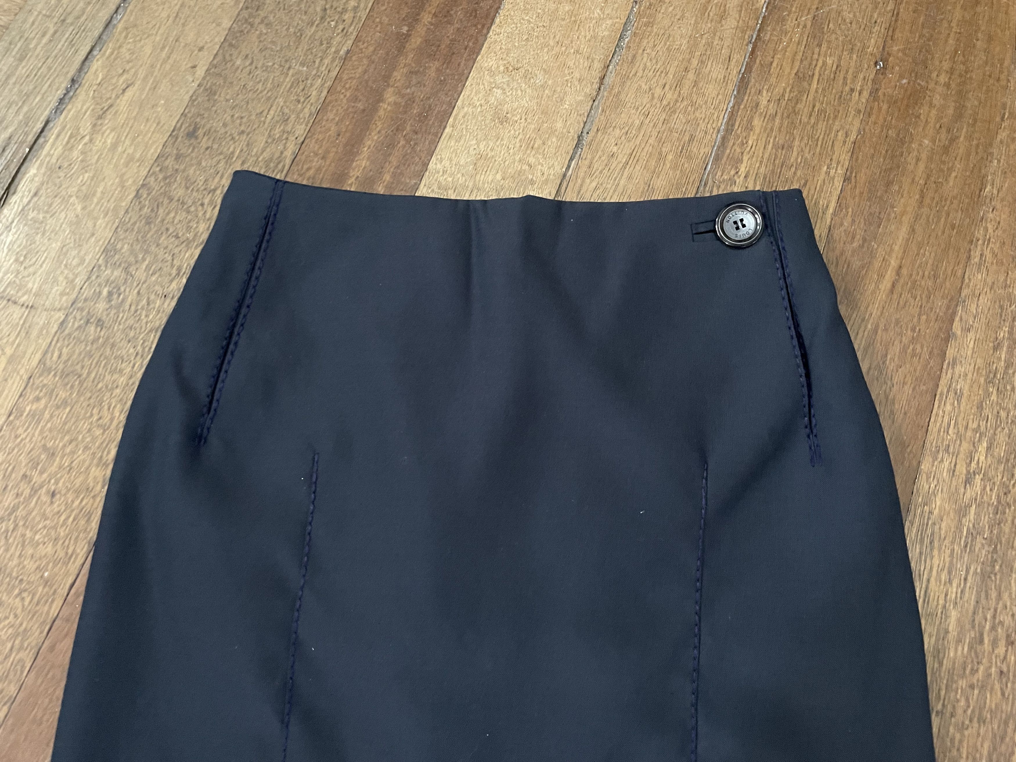 Louis Vuitton Louis Vuitton Wool Skirt Size 28" / US 6 / IT 42 - 2 Thumbnail