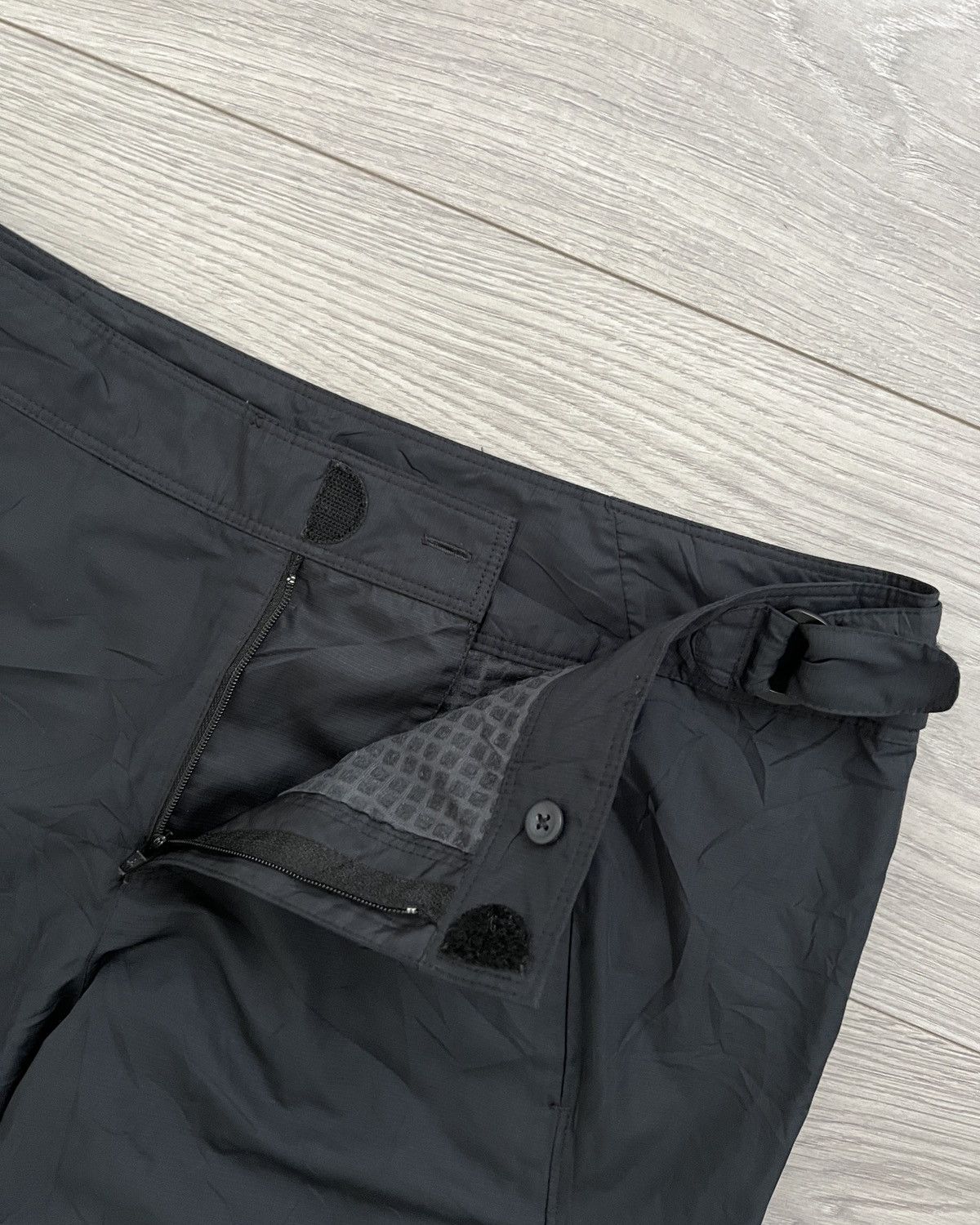 Nike Nike Clima-Fit 00s Golden Swoosh Logo Technical Rain Pants Size US 30 / EU 46 - 5 Thumbnail