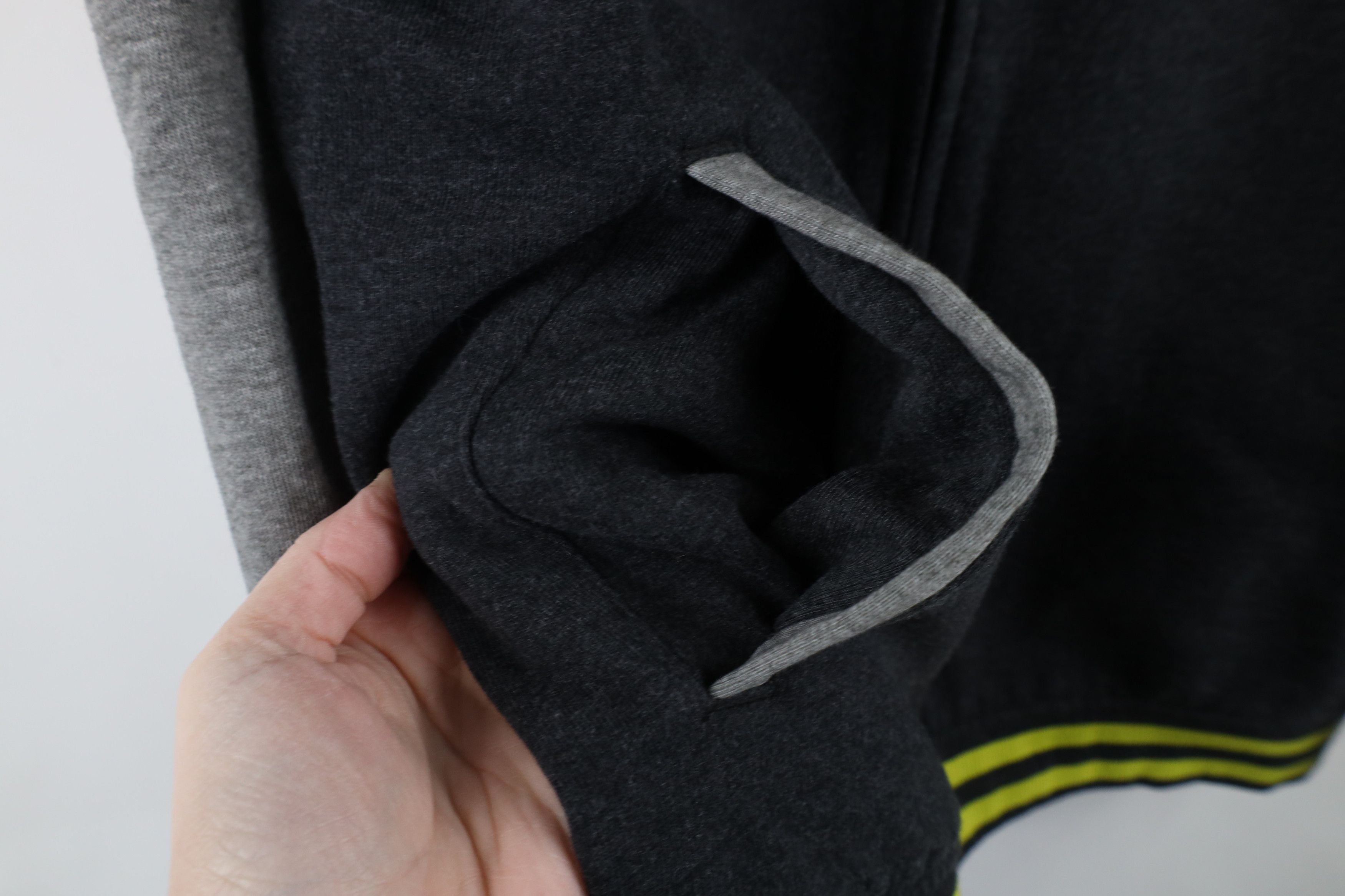 Vintage Vintage DC Shoes Skateboarding Block Full Zip Hoodie Gray Size US L / EU 52-54 / 3 - 5 Thumbnail