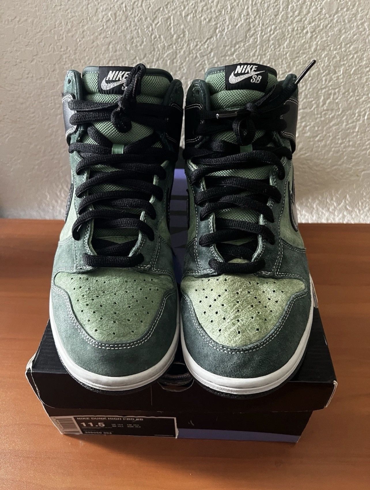 Nike SB 2007 Dunk High Pro Brut Gentlemen Pack Black Box 11.5 *FLAWS Size US 11.5 / EU 44-45 - 1 Thumbnail