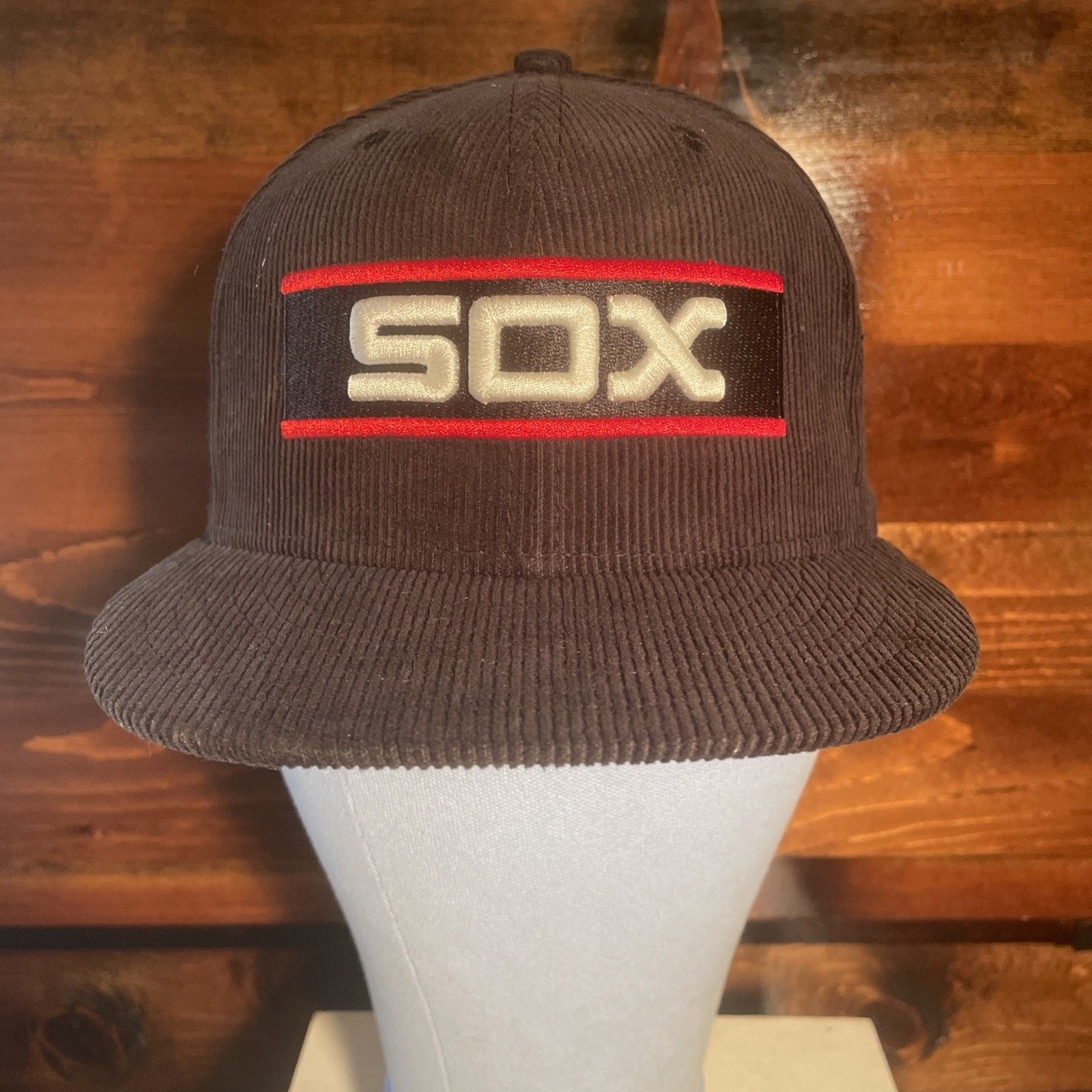New Era NWT NewEra Corduroy Chicago White Sox Fitted Hat Size 7 MLB Size ONE SIZE - 2 Thumbnail