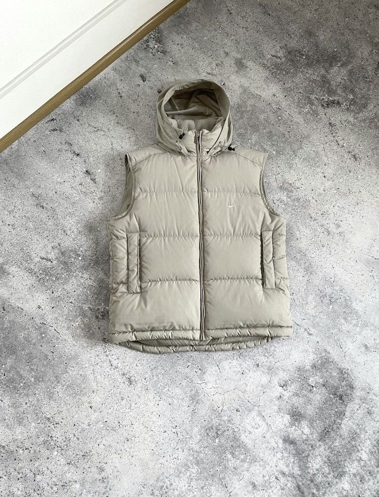 image of Nike Swoosh Puffer Down Vest in Cream, Men's (Size Large)