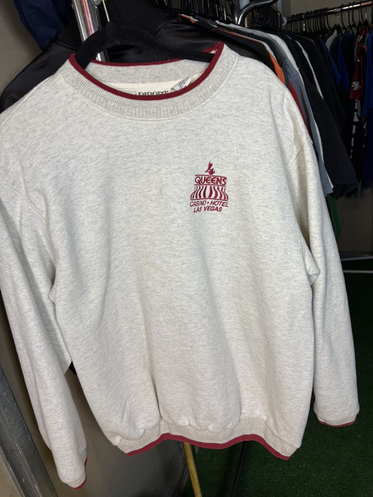 Fruition × Vintage Vintage 1990’s queens Las Vegas Crewneck sweatshirt Size US L / EU 52-54 / 3 - 2 Thumbnail