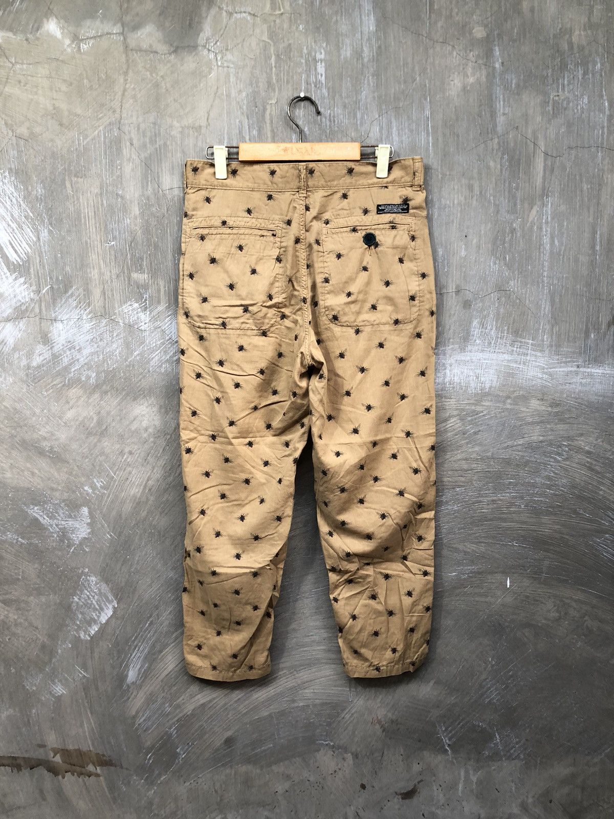 Undercover Undercoverism Bug’s Printed Ankle Pants Size US 30 / EU 46 - 9 Thumbnail