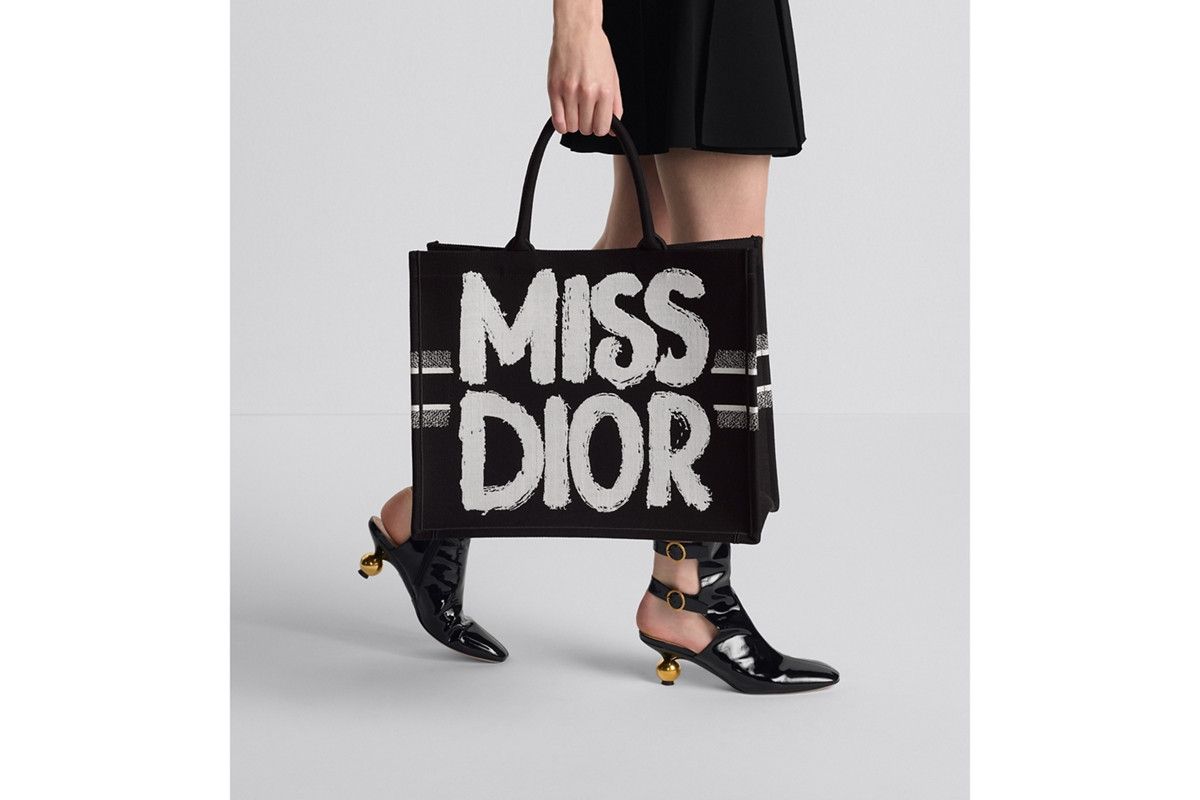 Dior o1bcso1str0226 Size:OS/Large Book Tote in Black/White Size ONE SIZE - 6 Thumbnail