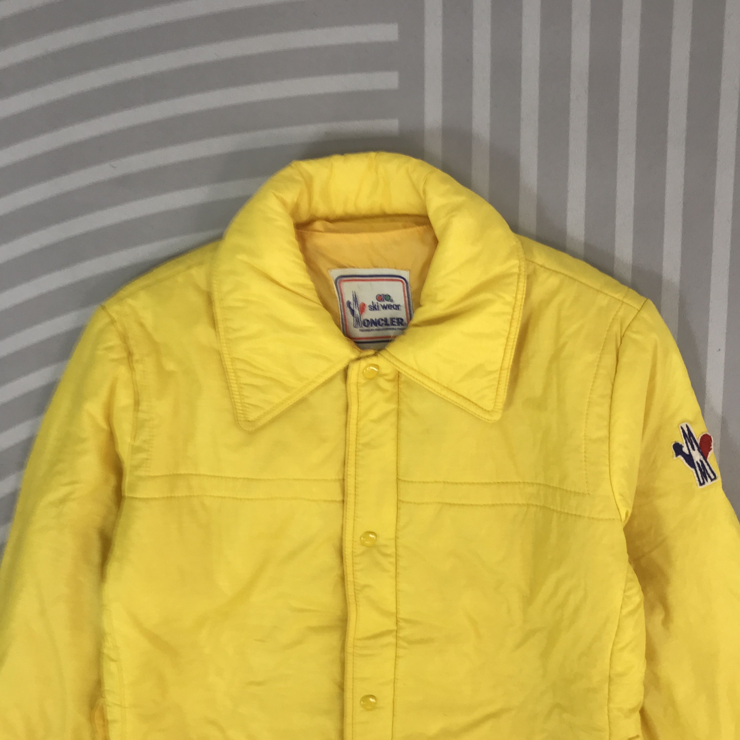 Moncler Vintage Moncler Ski wear yellow quilted Jacket Size US M / EU 48-50 / 2 - 2 Thumbnail