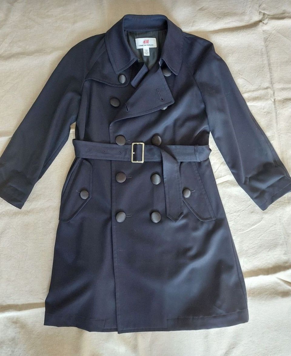 Comme des Garcons × H&M Trench Coat With Large Satin Buttons and Belt. Size S / US 4 / IT 40 - 1 Thumbnail