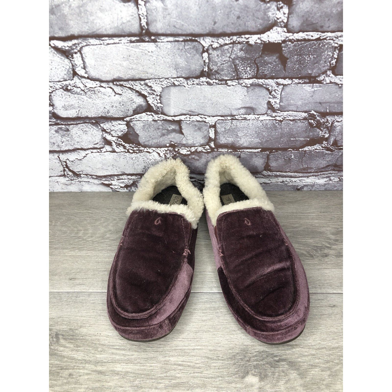 Olukai OluKai Ku'una Lanui Red Ginger Velvet Sheep Fur Slippers Wom Size US 10 / IT 40 - 10 Thumbnail