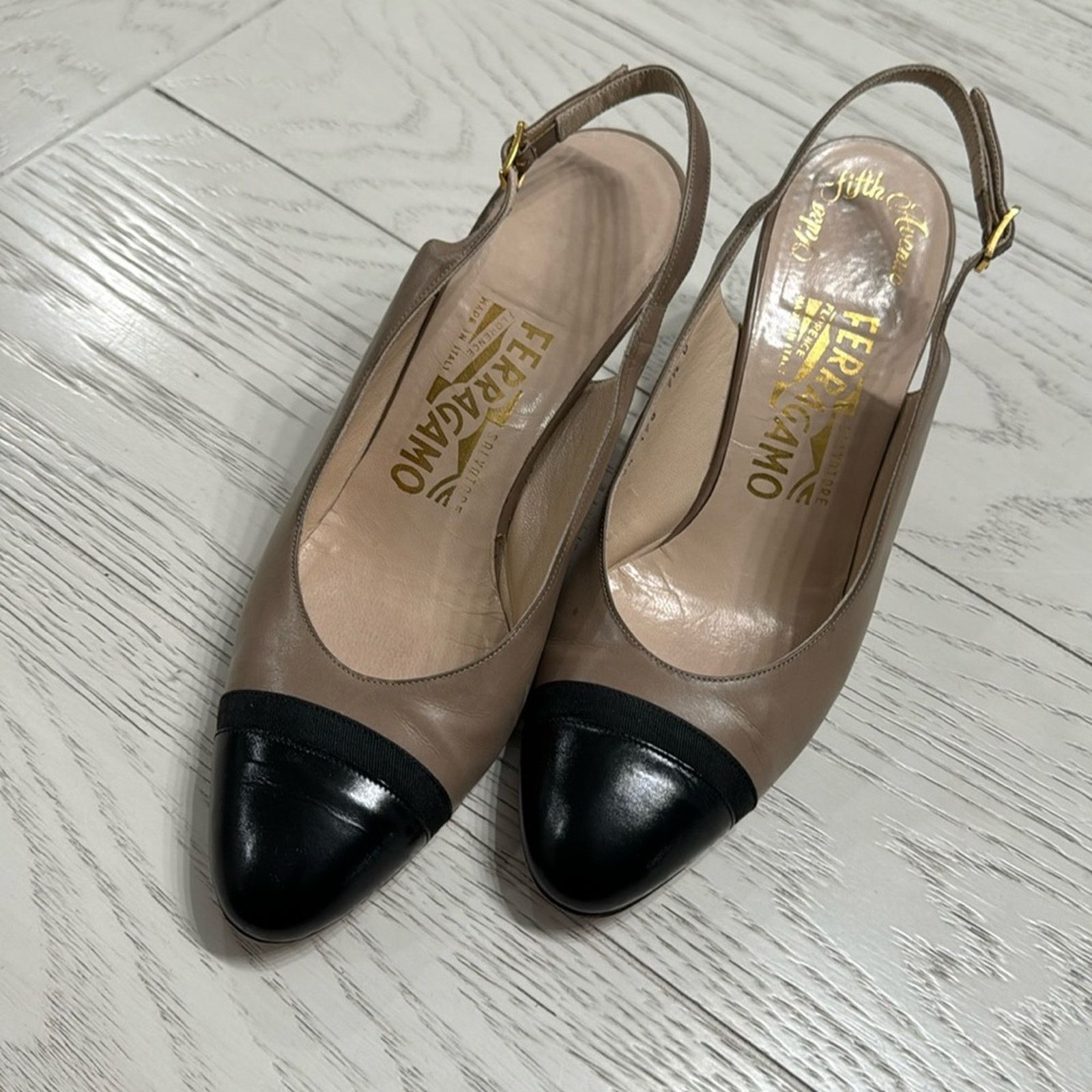 Salvatore ferragamo fashion slingback