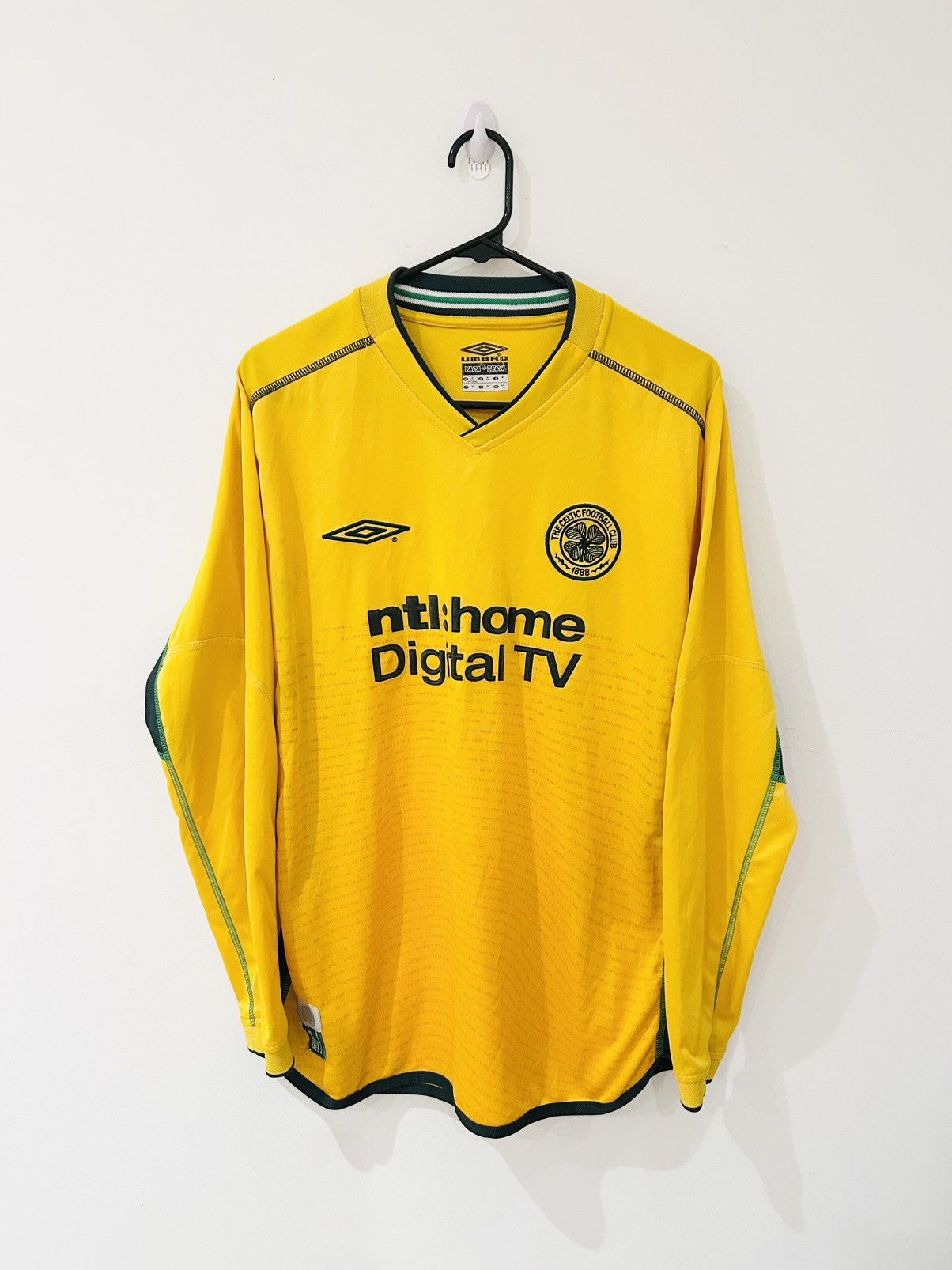 Umbro × Vintage Celtic 2002/03 away Size US M / EU 48-50 / 2 - 1 Thumbnail