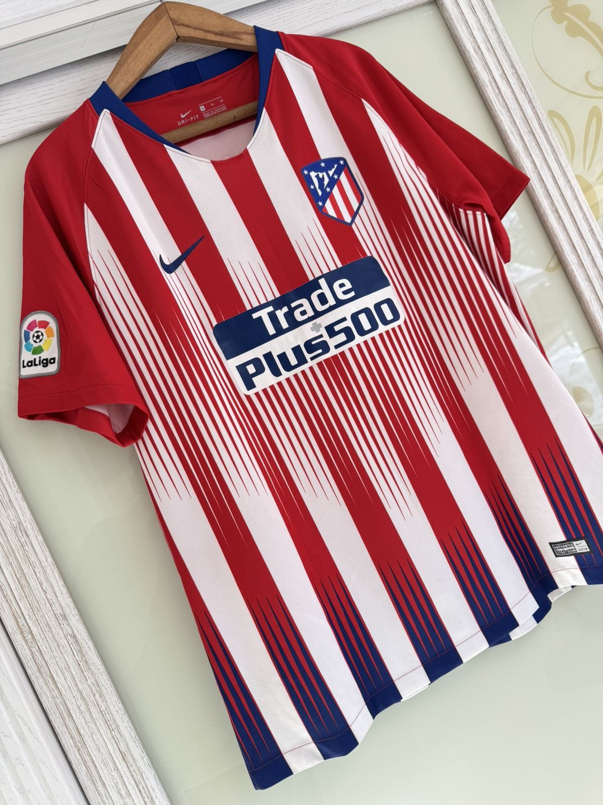 Nike Atletico Madrid 2019-2020 Home Soccer Jersey Football Shirt Size US XL / EU 56 / 4 - 4 Thumbnail