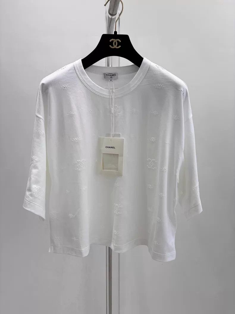 Chanel Chanel Spring and Summer Preview Series White Hollow Flowe Size M / US 6-8 / IT 42-44 - 1 Thumbnail