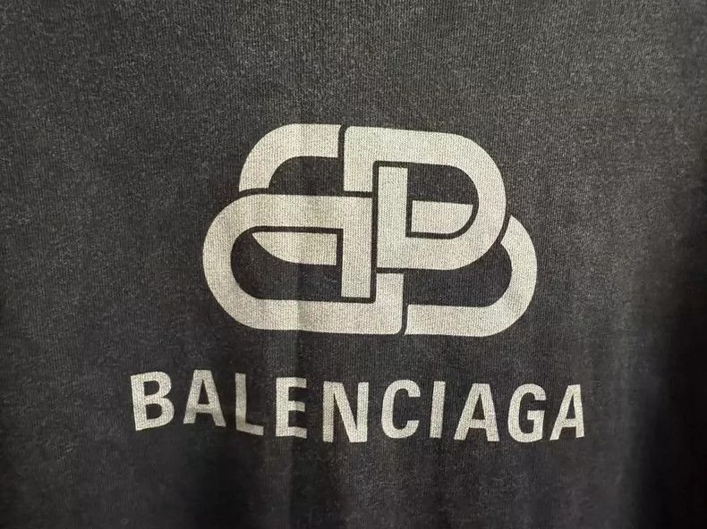 Balenciaga Balenciaga Sequined lock-up logo chest print lettering, di Size US S / EU 44-46 / 1 - 3 Thumbnail