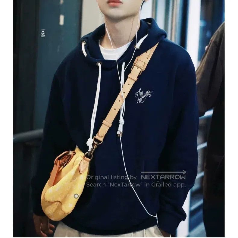 Louis Vuitton Louis Vuitton Embroidered logo drawstring hooded sweatshir Size US XL / EU 56 / 4 - 6 Thumbnail