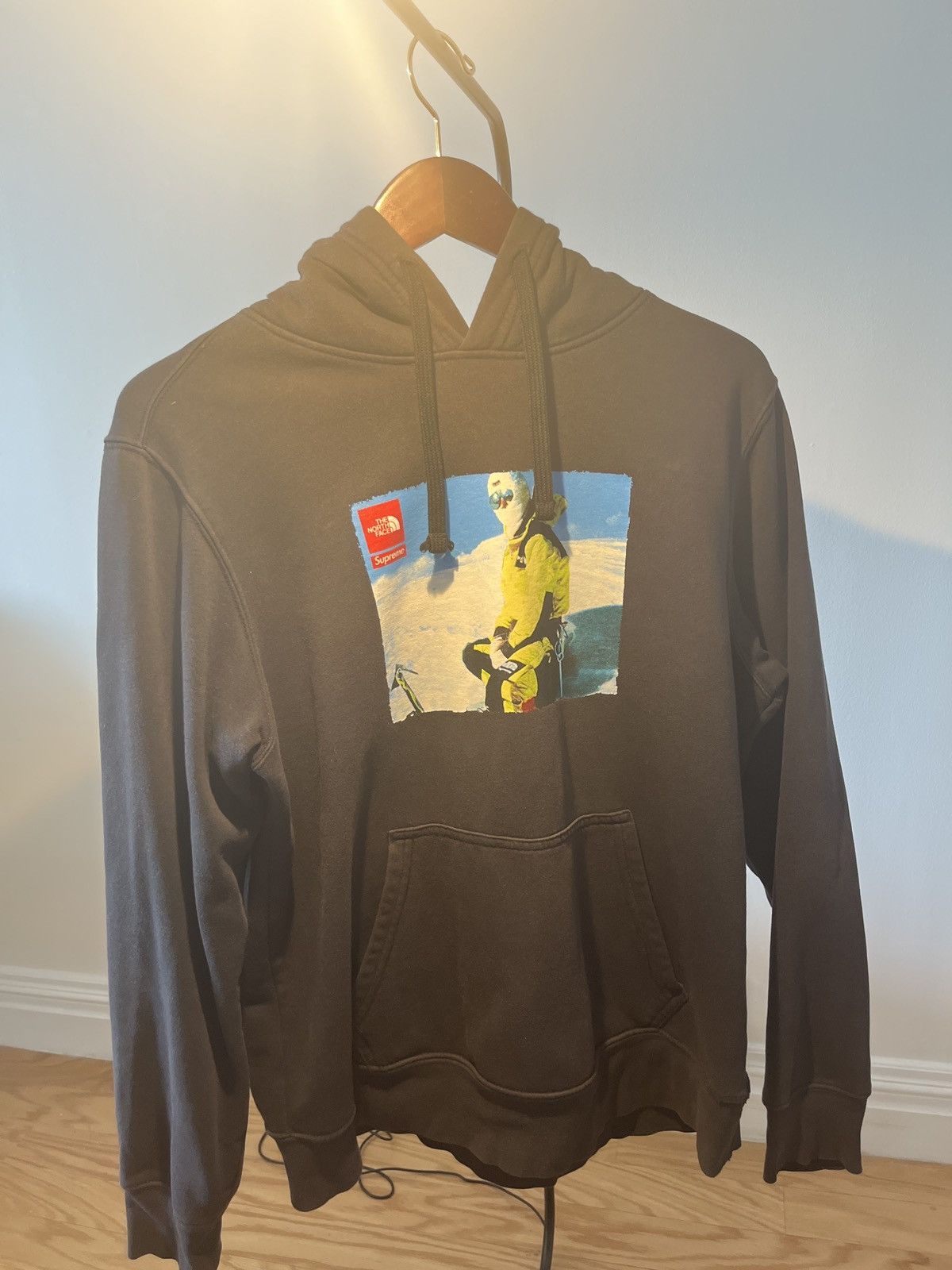 The North Face Invincible Half Dome Graphic Hoodie フーディ The North Face TNF X INVINCIBLE Half Dome Graphic Hoodie