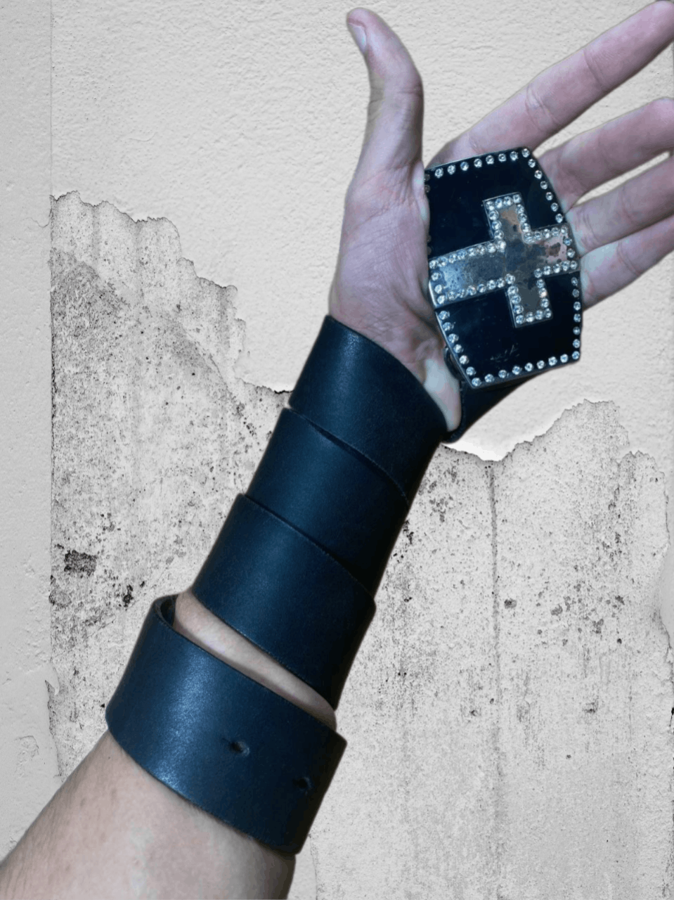 Vintage Pyramid Studded Belt (black) Size ONE SIZE - 1 Thumbnail