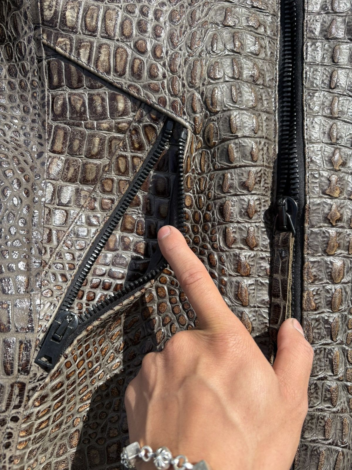 The Viridi-anne The Viridi-Anne Crocodile Leather Motorcycle Jacket Size US S / EU 44-46 / 1 - 7 Thumbnail