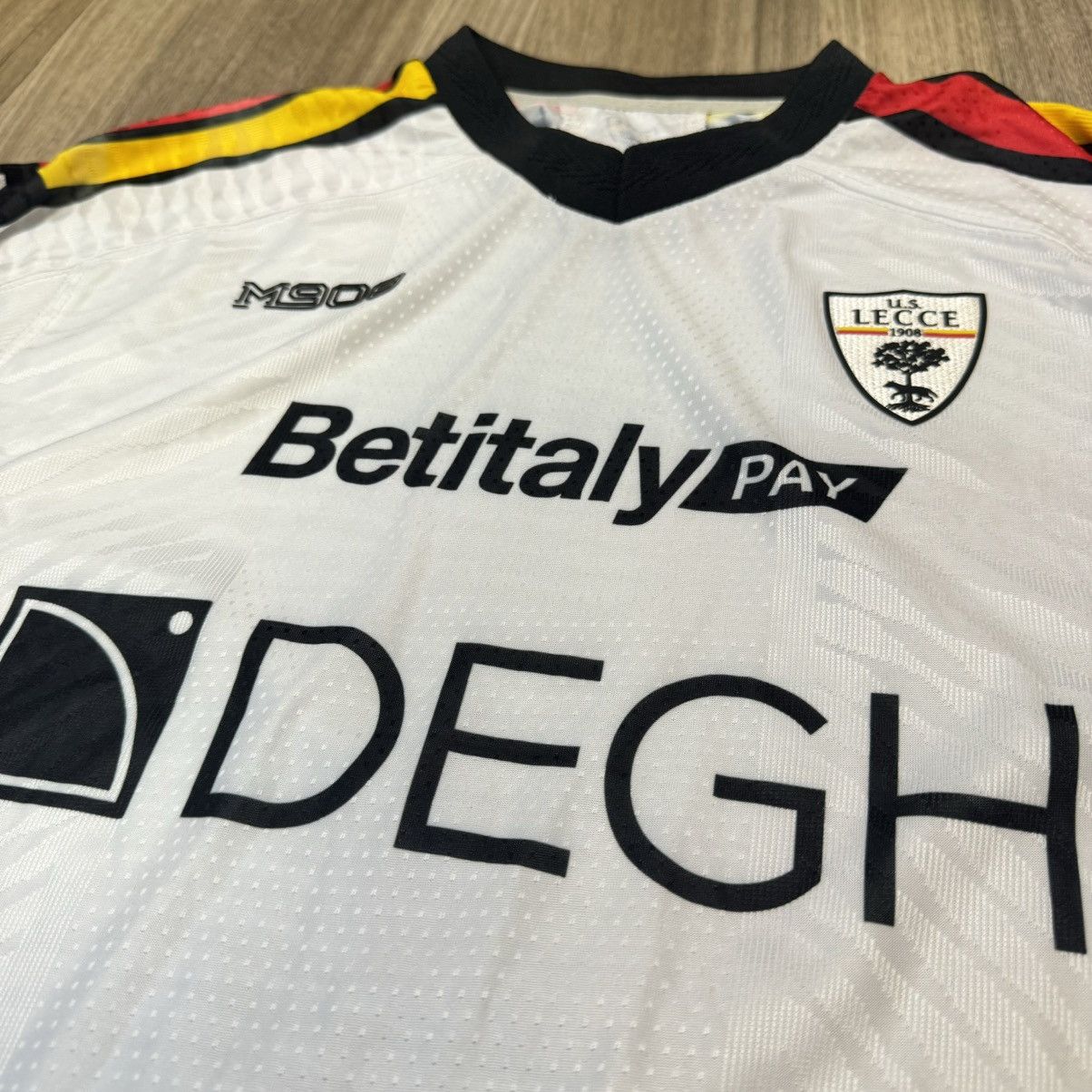Other Lecce 24/25 away shirt Size US L / EU 52-54 / 3 - 4 Thumbnail